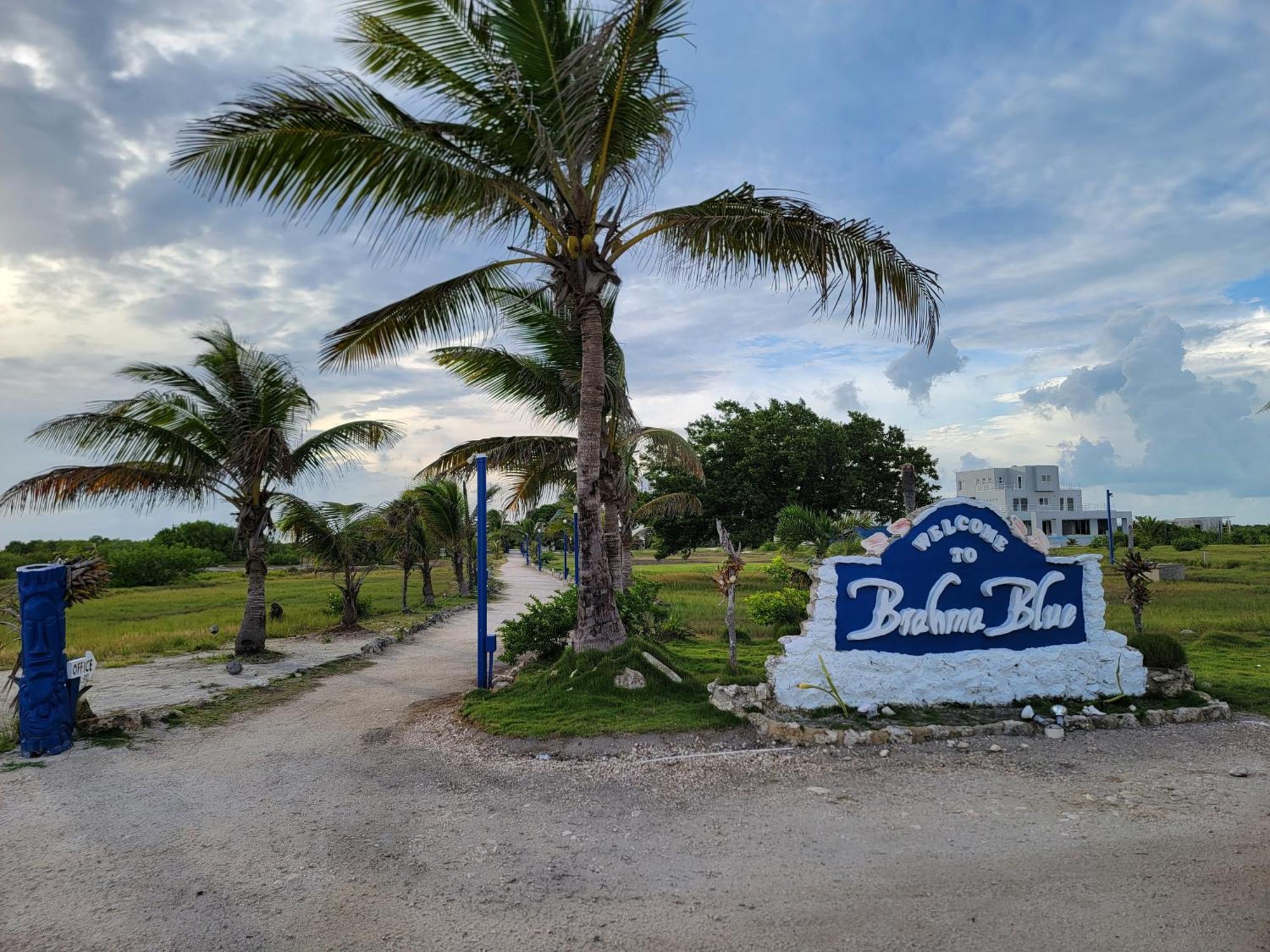 Brahma Blue Resort San Pedro  Buitenkant foto
