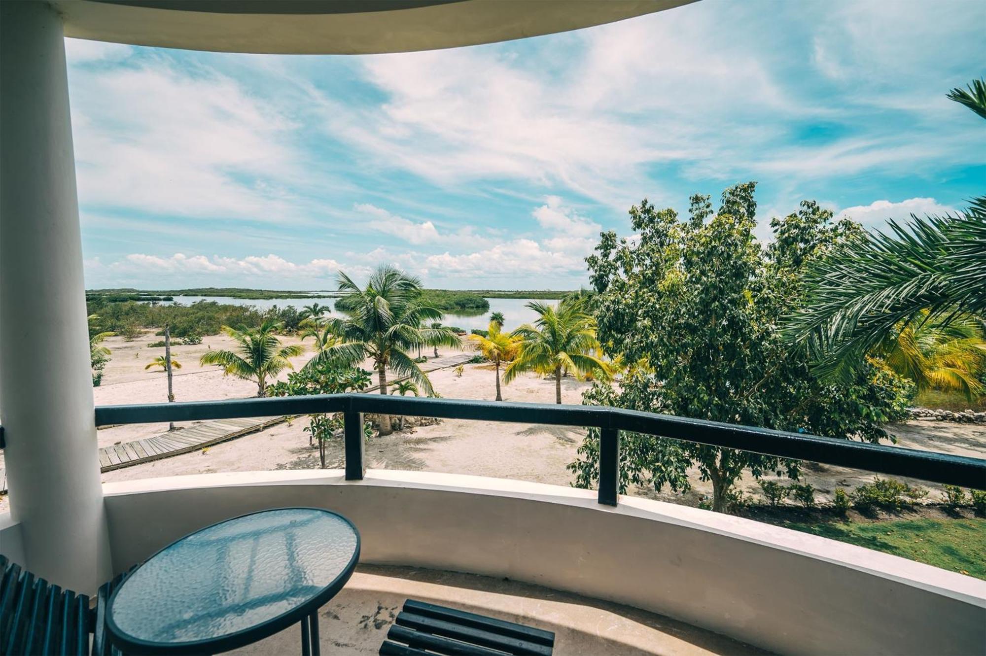 Brahma Blue Resort San Pedro  Buitenkant foto